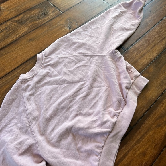 Levi’s Cropped Crewneck - Picture 5 of 5